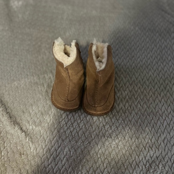 Ugg boots - Picture 2 of 3